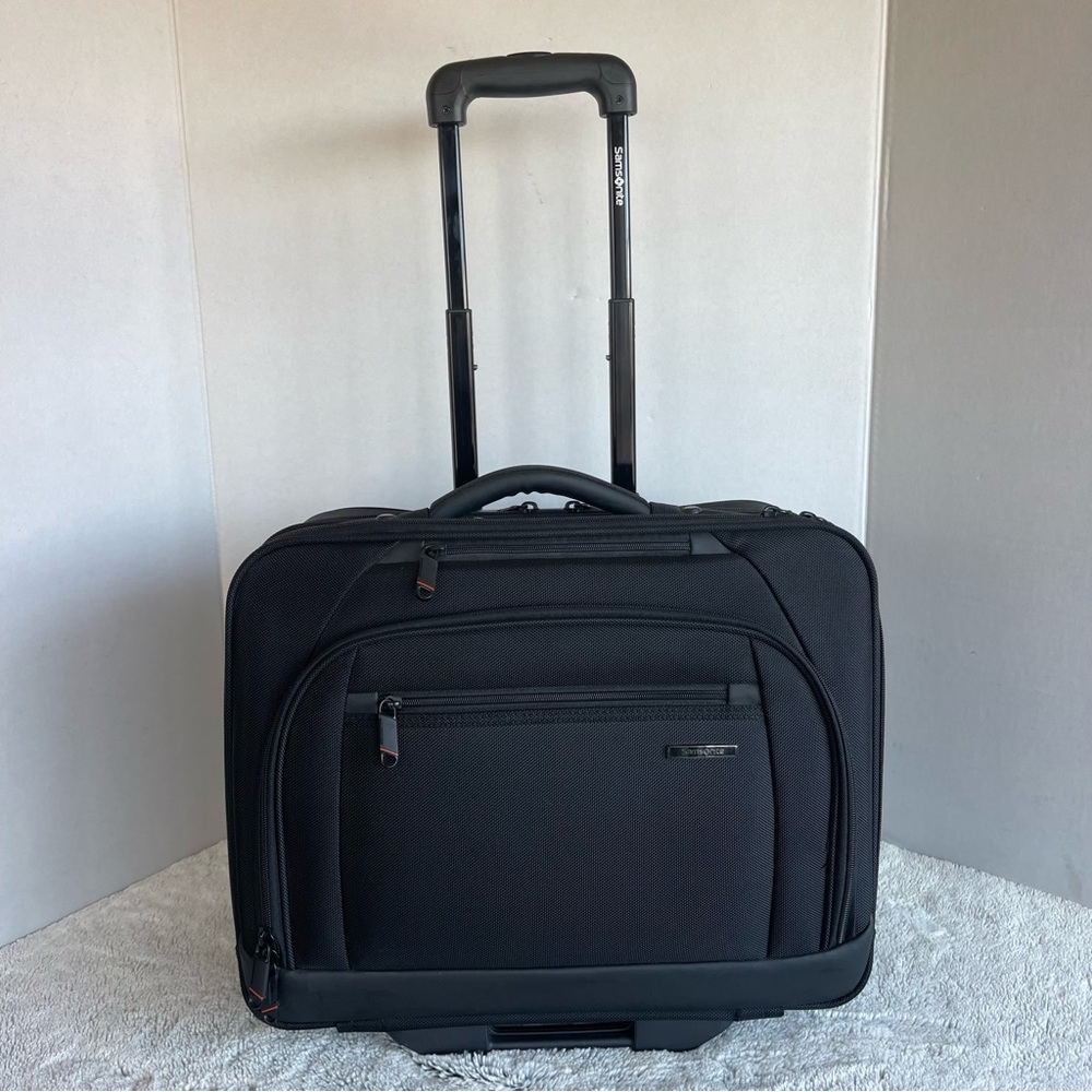 Samsonite Pro 4 DLX 2 Gusset Mobile Office
